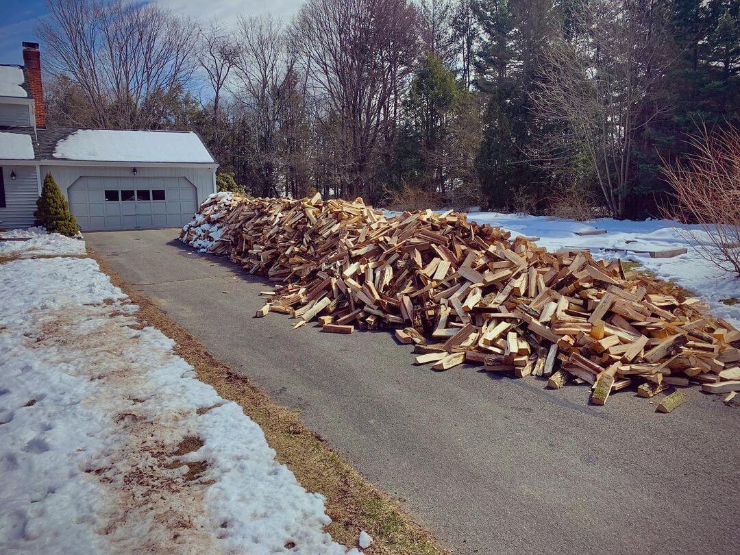 How to Store Firewood Safely and Keep It Dry